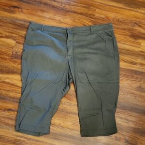 St. John's Bay Women's Olive Green Capris, 22W.
